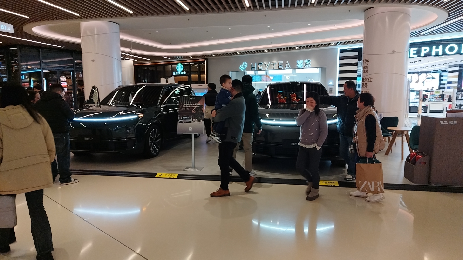 2024电动车·消费引力报告新能源车消费新趋势调查：品牌意识逐渐淡化追求极致性价比(图2)
