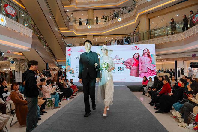 乔万尼2024春夏新品时装秀“绽放”湖北荆门(图5)