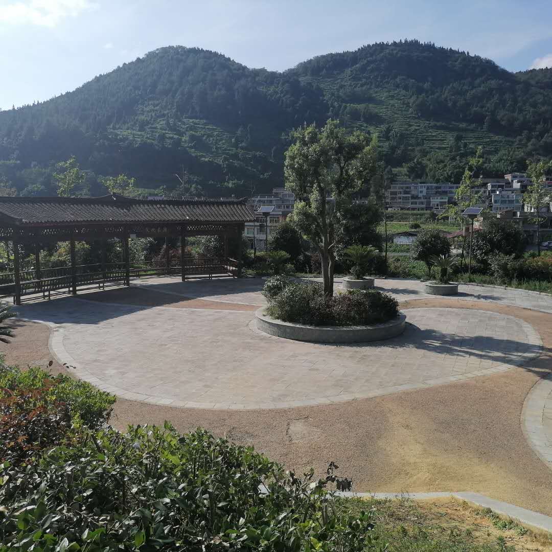 贵州习水：治理生活污水乡村“颜值”提升(图2)
