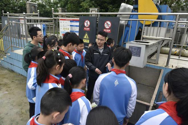 探秘污水处理环保植入童心西彭园区实验小学“劳动美”实践活动(图2)