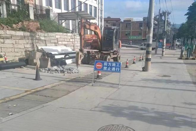 仑苍镇“马力全开”全域推进城乡污水管网建设(图4)
