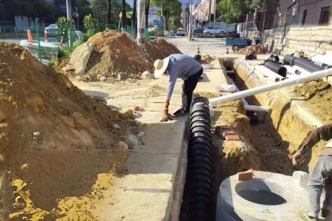 仑苍镇“马力全开”全域推进城乡污水管网建设(图5)