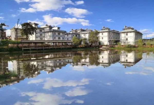 南华县雨露白族乡：推进农村生活污水治理建设宜居宜业和美乡村(图2)