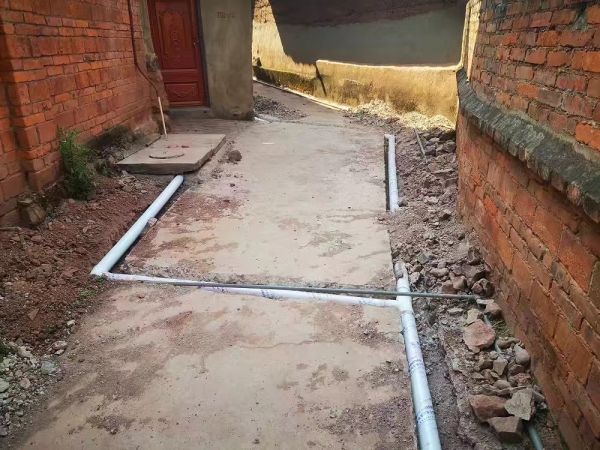 南华县雨露白族乡：推进农村生活污水治理建设宜居宜业和美乡村(图3)