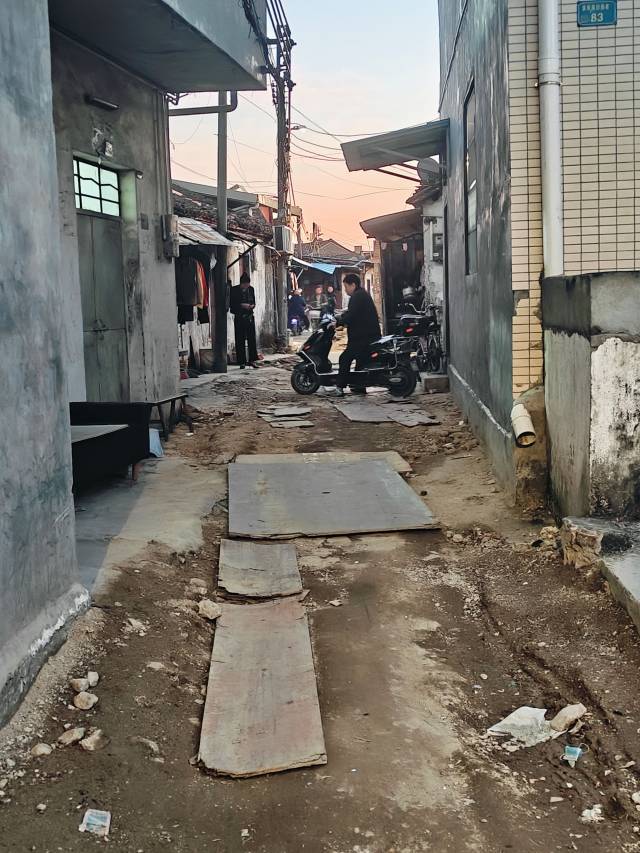 回访东莞袁屋围村：污水烂路臭公厕居民盼早日整治(图3)