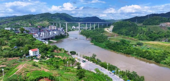 更新城乡“颜值”通川区筑牢民生“根基”(图2)