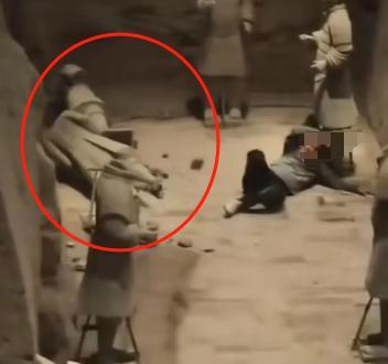 西安男子毁坏2尊兵马俑后续：目击者发声身份曝光或将免除刑罚(图7)