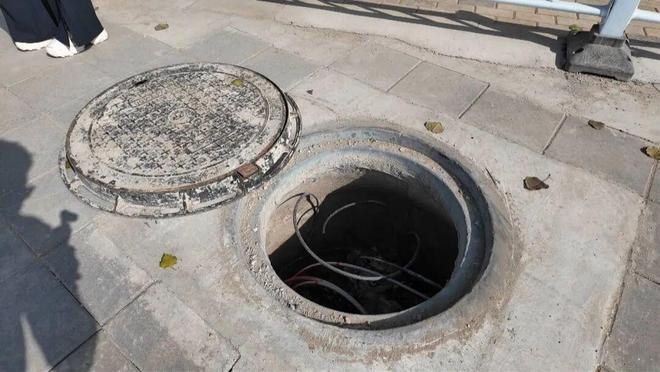 记者帮忙市民坠入无盖窨井导致骨折这井到底谁负责？(图2)