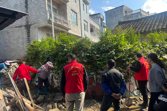 后援幫扶紓民困污水整治煥新顏