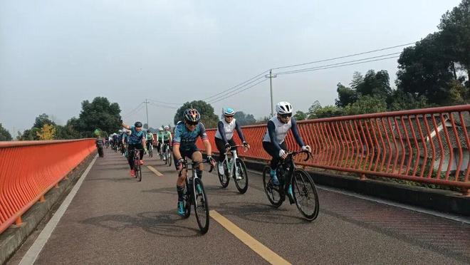 实干的邛崃—我们身边的“十四五”丨绿水青山映古城公园城市绽新颜(图4)