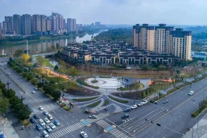 实干的邛崃—我们身边的“十四五”丨绿水青山映古城公园城市绽新颜(图2)